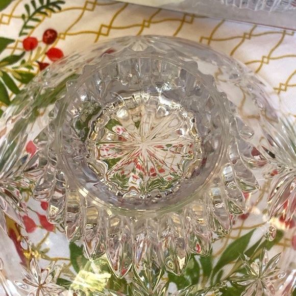 SALE! Mikasa Christmas Bowl - Picture 10 of 13